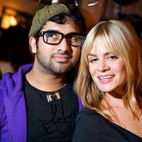 403028452_aklst-l.jpg